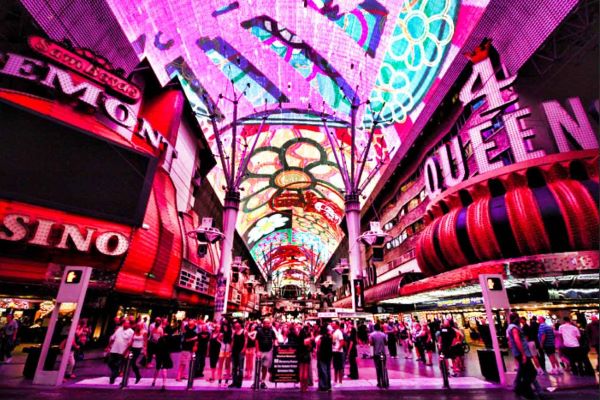 Festival Kanopi Layar LED Terbesar di Las Vegas